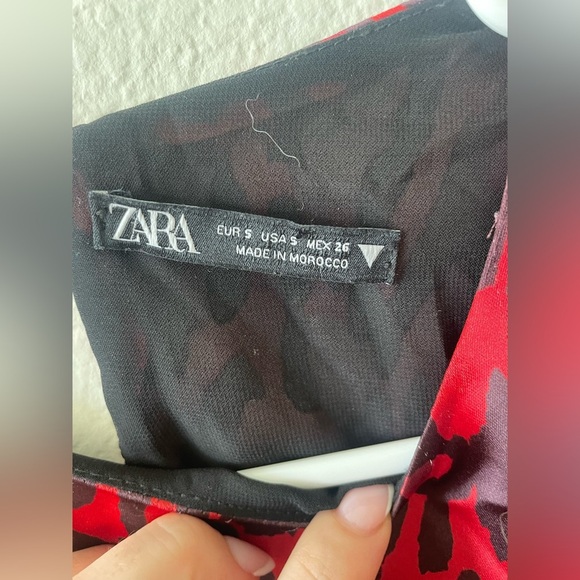 Zara red and black cheetah cropped long sleeve blouse with wrap waist - Picture 5 of 5